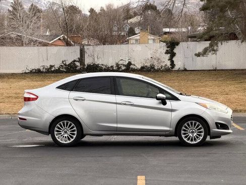 Used 2014 Ford Fiesta Titanium image 3