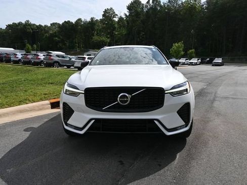 Used 2024 Volvo XC60 B5 Ultimate AWD/4WD image 12
