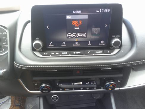 Used 2023 Nissan Rogue SV w/ SV Premium B Package AWD/4WD image 30
