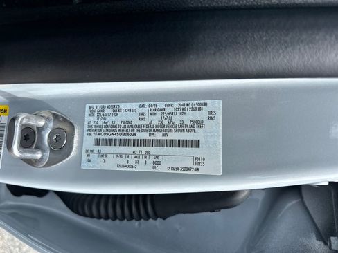 Used 2025 Ford Escape Active AWD/4WD image 30