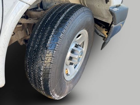 Used 2023 Chevrolet Express 2500 RWD 2500 135 w/ Driver Convenience Package image 32