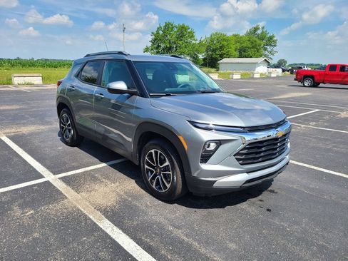 Used 2026 Chevrolet TrailBlazer LT FWD image 9