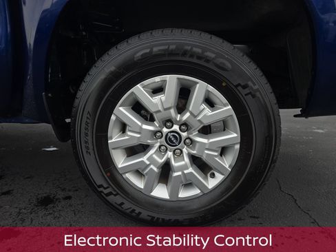 Used 2023 Nissan Frontier SV image 11