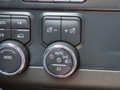 Used 2025 Chevrolet Tahoe Premier AWD/4WD image 32