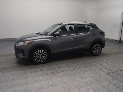 Used 2021 Nissan Kicks SV FWD image 2
