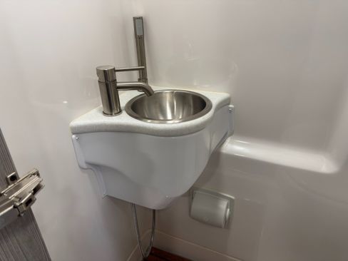 Used 2023 Mercedes-Benz Sprinter 3500 w/ Parking Package image 80