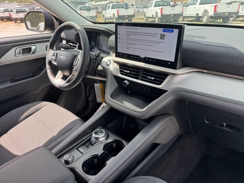 New 2026 Ford Explorer Active RWD image 21