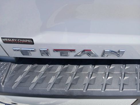 Used 2022 Nissan Titan SV w/ SV Convenience Package RWD image 43