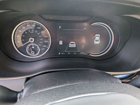 Used 2025 Genesis G70 3.3T Advanced w/ Sport Prestige Package image 17