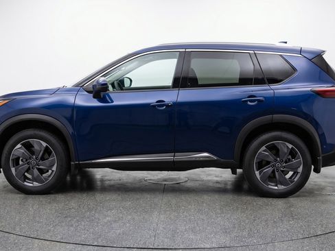 Used 2025 Nissan Rogue SV AWD/4WD image 5