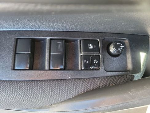 Used 2022 Toyota Corolla LE image 19