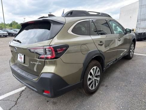 Used 2024 Subaru Outback Premium AWD/4WD image 5