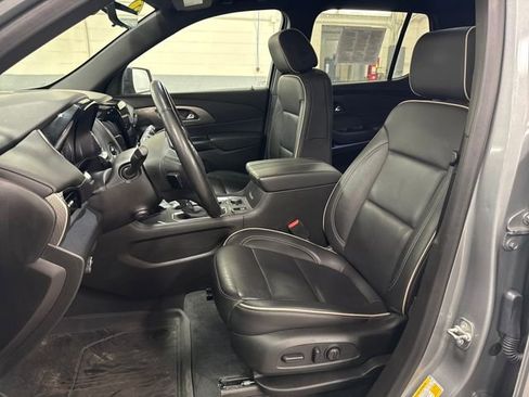 Used 2023 Chevrolet Traverse Premier w/ Redline Edition image 14