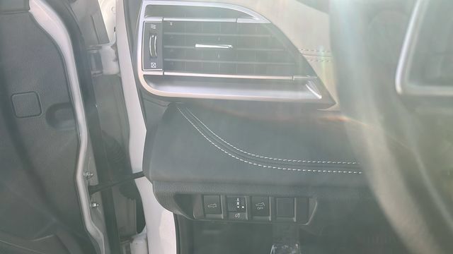 Used 2024 Subaru Outback Limited XT AWD/4WD image 8