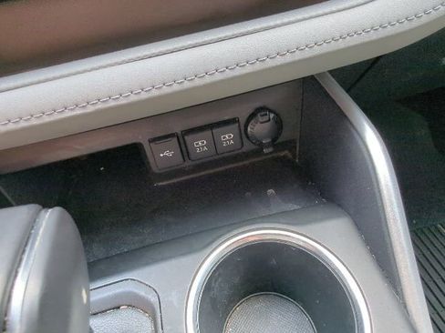 Used 2021 Toyota Highlander XLE image 33
