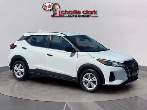 Certified 2025 Nissan Kicks Play S FWD image 7