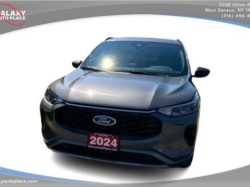 Used 2024 Ford Escape ST-Line AWD/4WD image 2