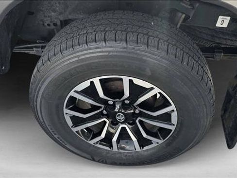 Used 2021 Toyota Tacoma TRD Sport w/ Technology Package AWD/4WD image 9