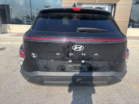 Used 2025 Hyundai Kona SEL FWD image 6