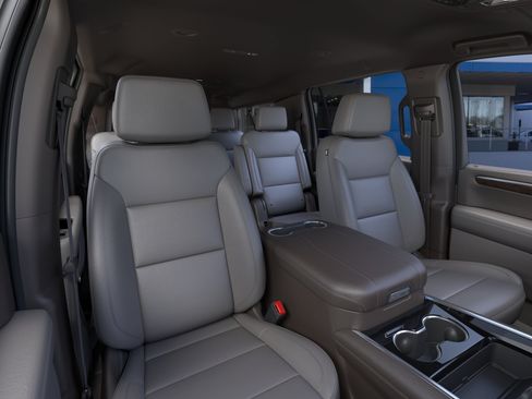 New 2026 Chevrolet Suburban LT w/ Comfort Package AWD/4WD image 47