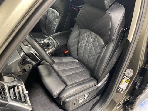 Used 2025 BMW X7 xDrive40i w/ Climate Comfort Package image 18