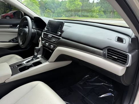 Used 2018 Honda Accord LX image 24