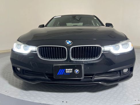 Used 2018 BMW 320i xDrive Sedan image 6