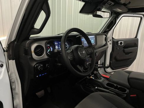 Used 2025 Jeep Wrangler Unlimited Sport S 4xe AWD/4WD image 38
