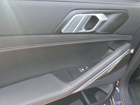 Used 2022 BMW X6 xDrive40i w/ M Sport Package image 10