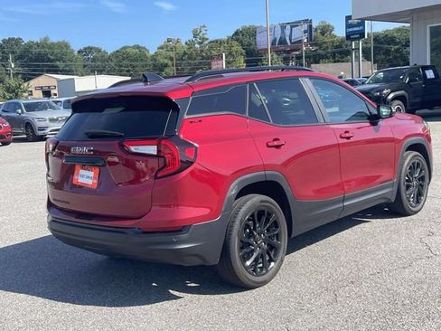 Certified 2024 GMC Terrain SLE w/ Driver Convenience Package FWD image 3