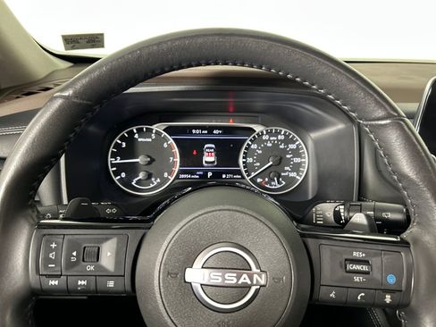 Used 2023 Nissan Rogue SL image 12