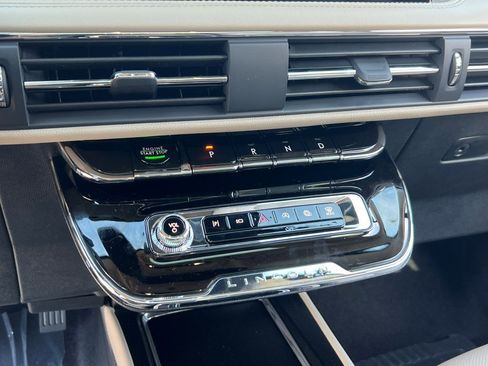 New 2026 Lincoln Corsair Premiere image 17