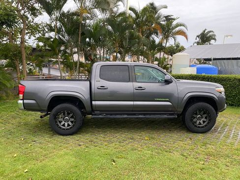 Used 2016 Toyota Tacoma SR5 image 8