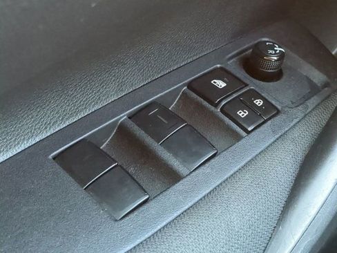 Used 2023 Toyota Corolla LE image 21