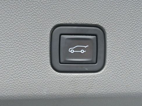 Used 2022 Cadillac XT6 Premium Luxury image 10