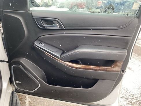 Used 2017 Chevrolet Suburban LT image 34