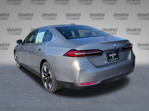 New 2026 BMW 530i w/ Premium Package image 9