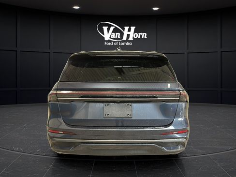 Used 2024 Lincoln Nautilus Black Label w/ Jet Appearance Package (87T) AWD/4WD image 6