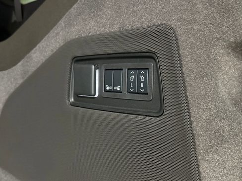 New 2026 Cadillac Escalade ESV Luxury image 48