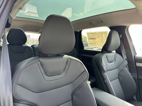 New 2025 Volvo EX90 Plus image 8