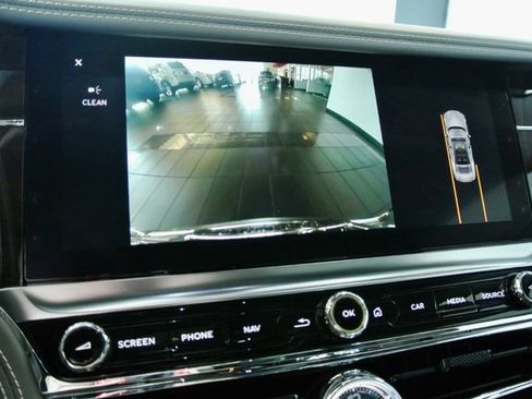 Used 2020 Bentley Flying Spur W12 image 18