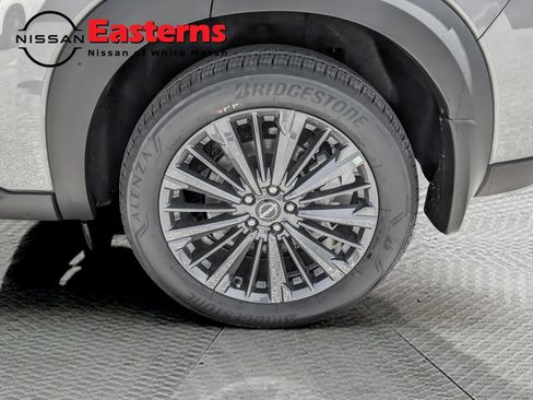 New 2026 Nissan Pathfinder SL image 10