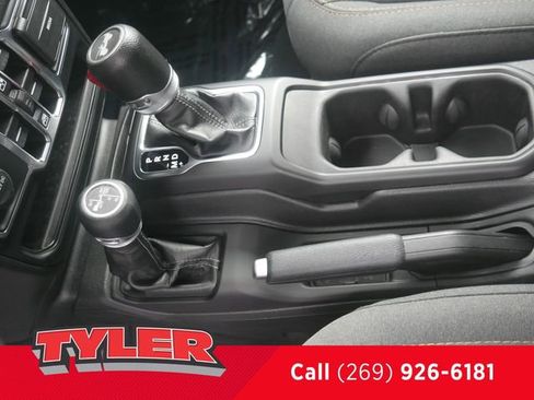 Used 2024 Jeep Wrangler Unlimited AWD/4WD image 36