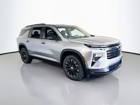 New 2026 Chevrolet Traverse LT image 2