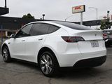 Used 2022 Tesla Model Y Long Range image 3