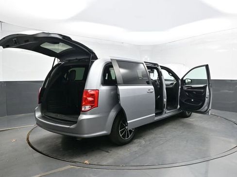 Used 2019 Dodge Grand Caravan GT image 39