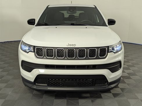 Used 2023 Jeep Compass Sport image 10