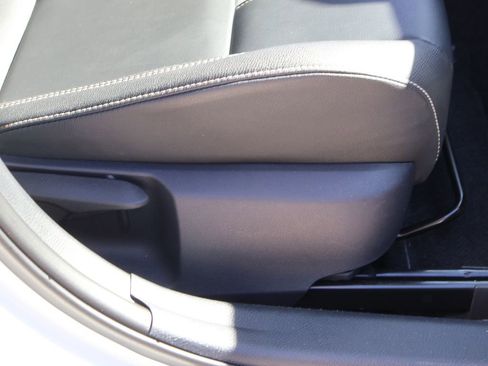 Used 2025 Toyota Camry SE image 10