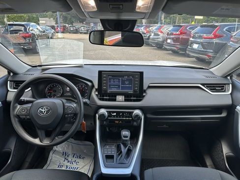 Used 2022 Toyota RAV4 LE image 14