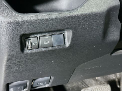 Used 2019 Toyota RAV4 XLE FWD image 17